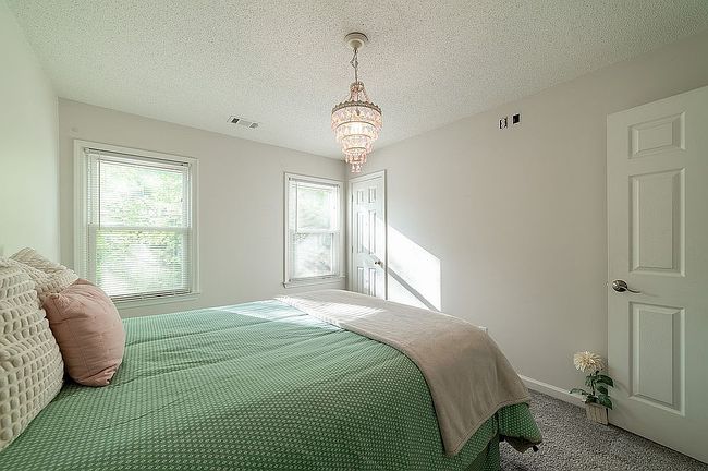 Image of 150 Oak Shores Dr