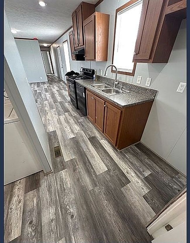 Image of 12860 Mayfield Rd