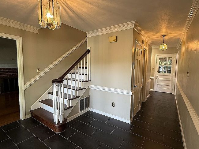 Additional photo 3 of property located at 629 Lord Dunmore Dr