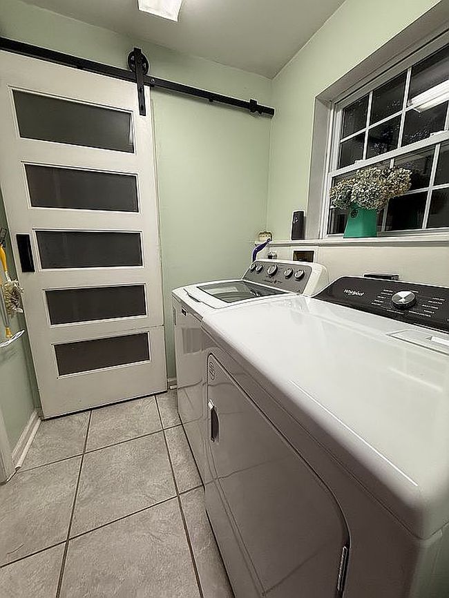 Photo of 7 Pearlbush Ln, Poughkeepsie, NY