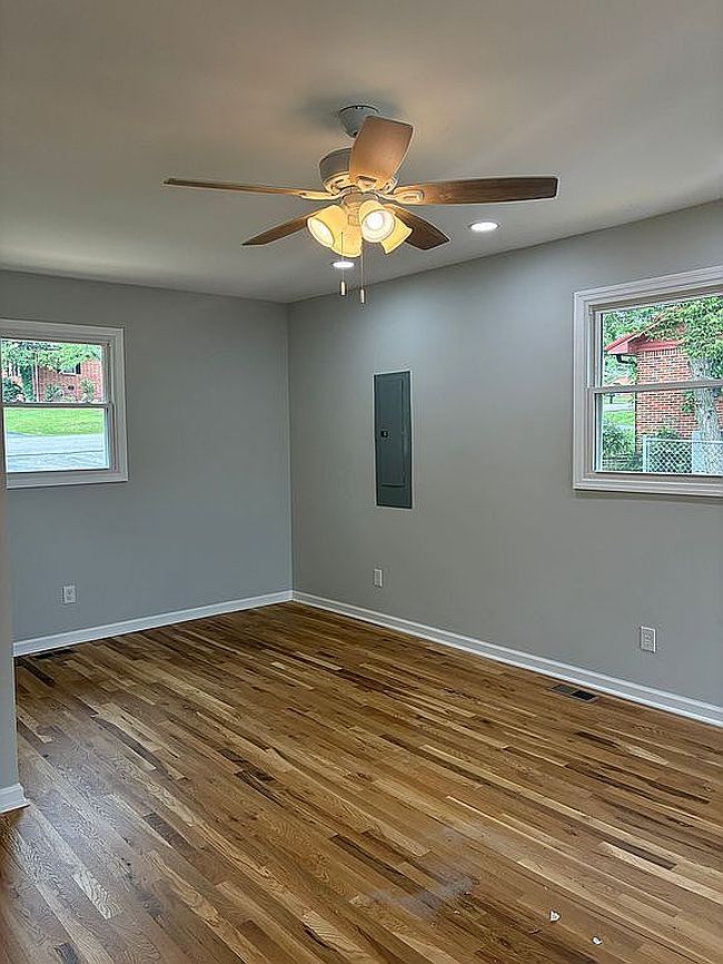 Photo of 119 Spring Hill Dr, Winchester, TN