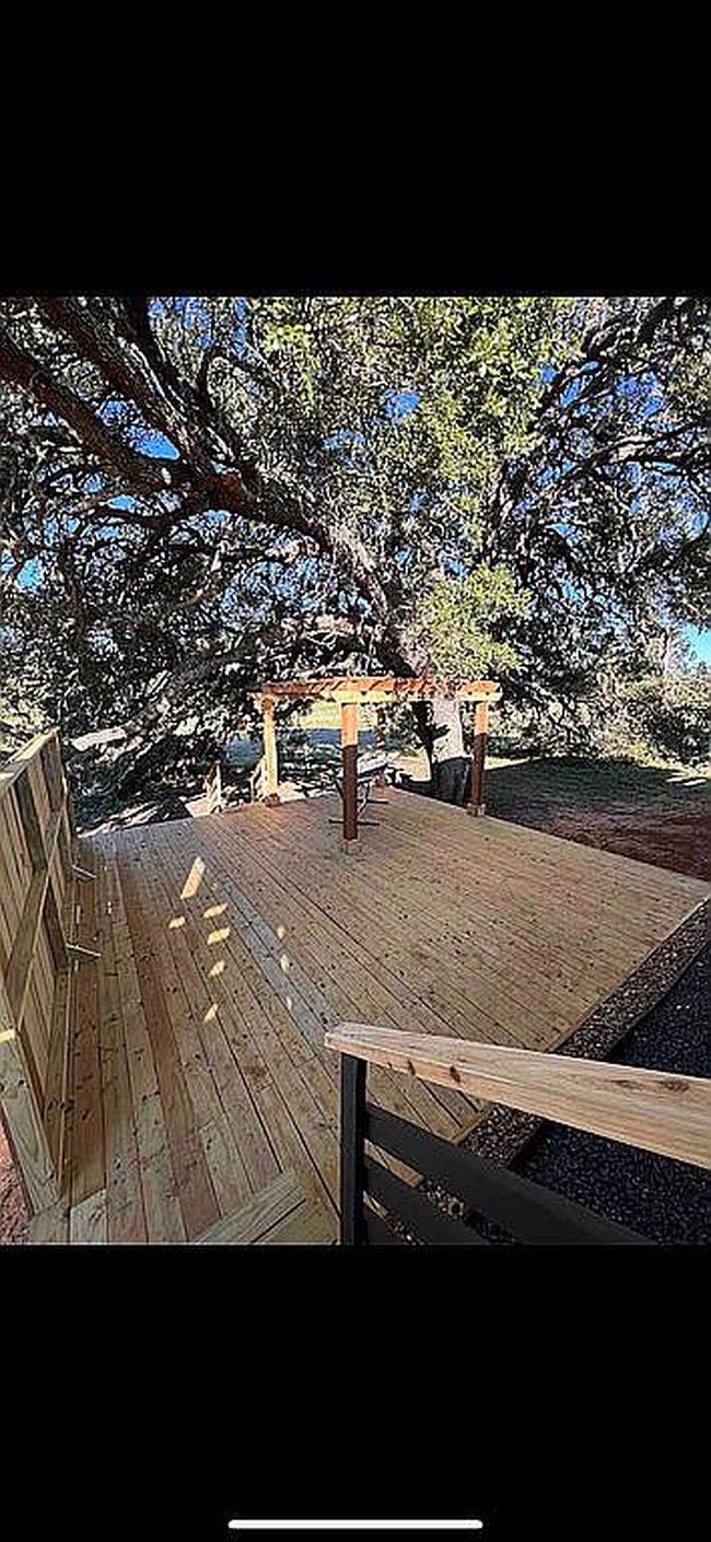 Photo of 2860 Brushy Rd, Fayetteville, TX