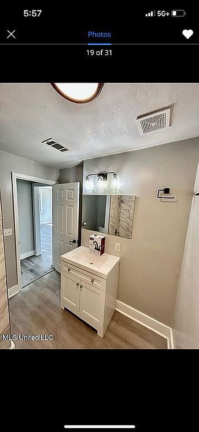 Image of 2417 Kelly Ave