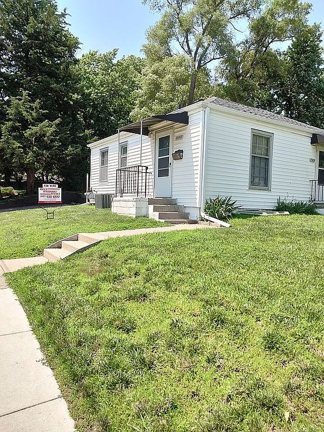 Photo of 727 S 45th St, Lincoln, NE