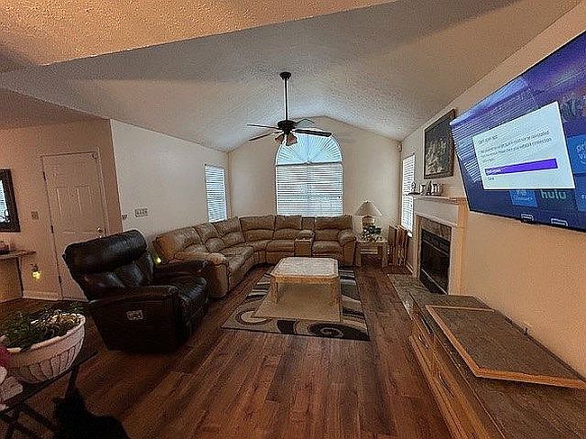 Photo of 1218 Stanford Ct, Coraopolis, PA