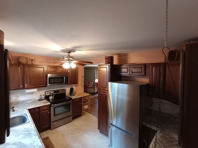 Photo of 3525 Lakeview Blvd, Stow, OH
