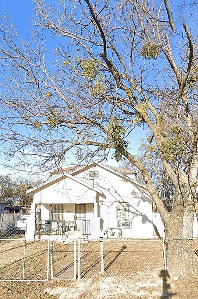 Photo of 2613 Hale Ave, Fort Worth, TX