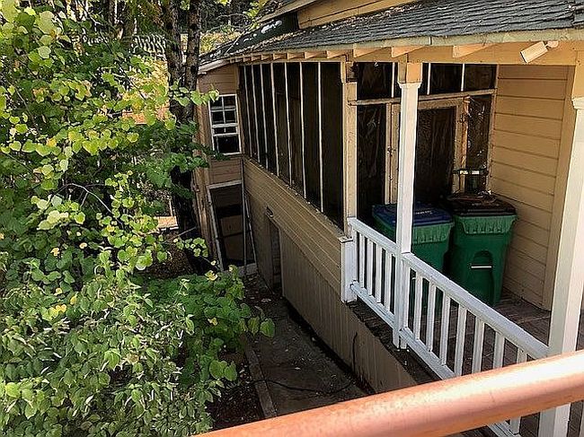Image of 245 E Main St