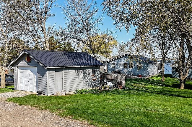 Image of 10 Oakwood Shoreline Dr