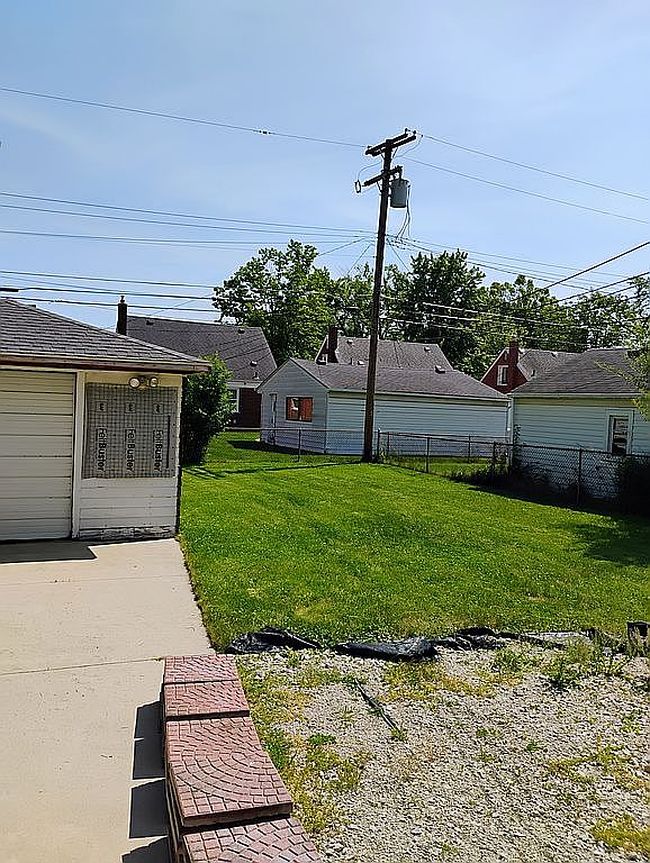 Image of 25535 W Hills Dr