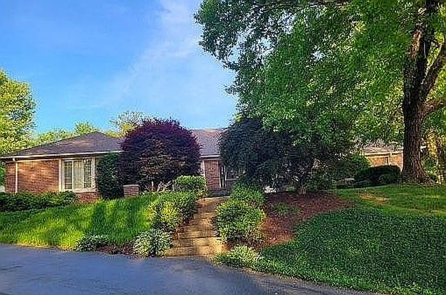 Image of 3006 Chimneywood Dr