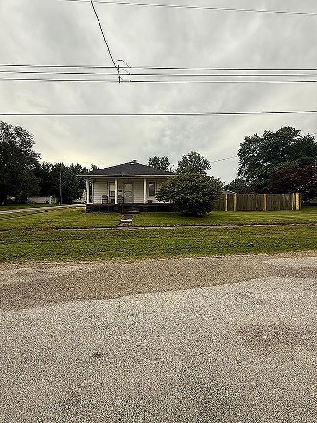 Photo of 801 Mason St, Tovey, IL