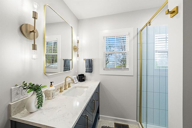 1114 Red Maple Ln, Sevierville, TN