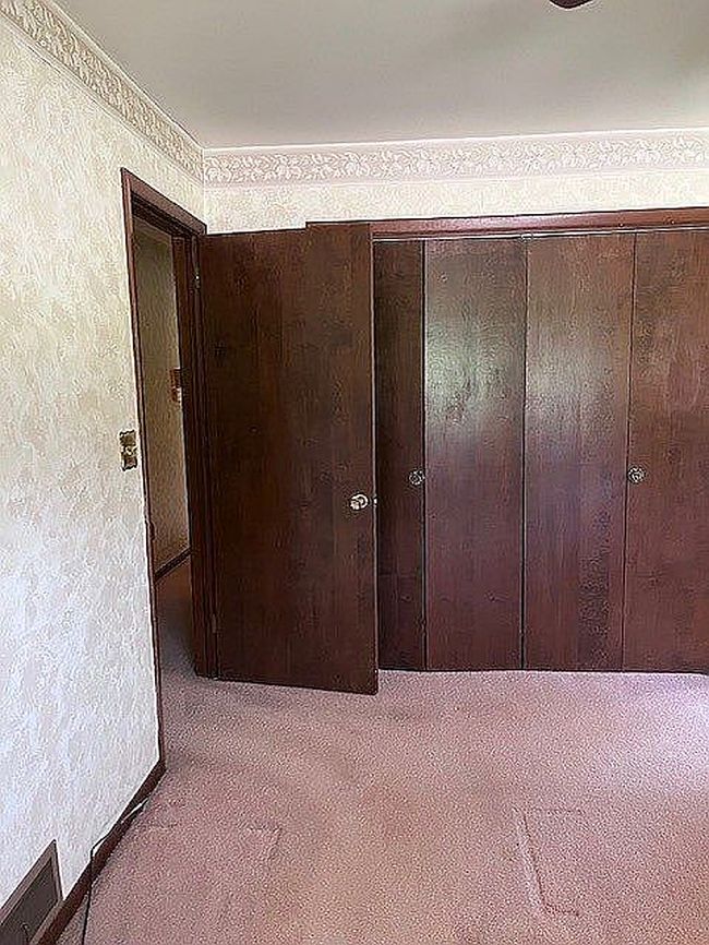 Image of 901 E Stanton St