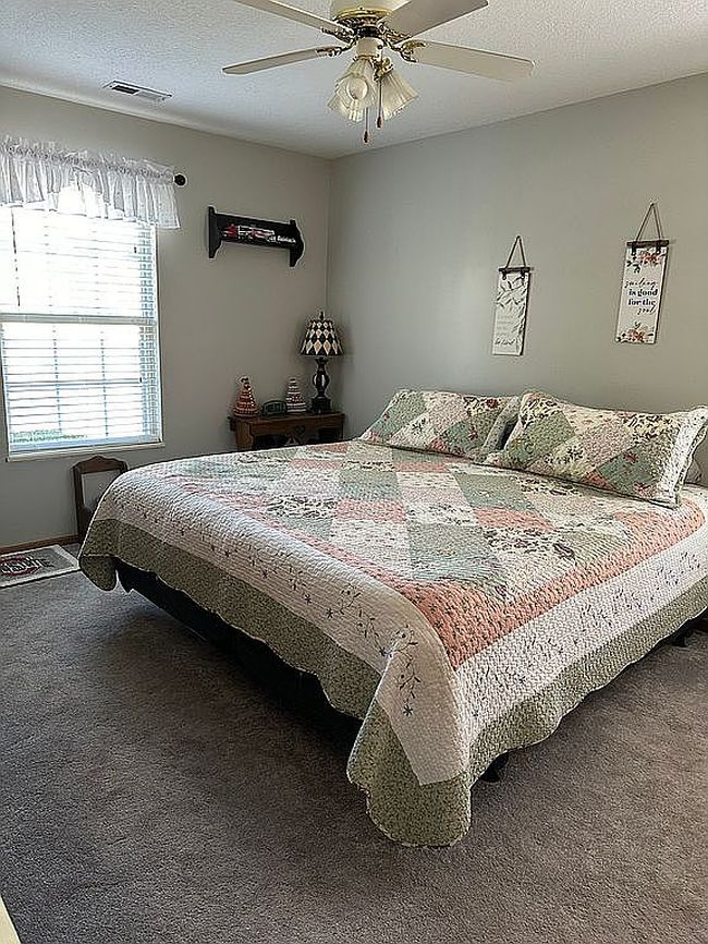 Image of 1226 Hillview Cir E