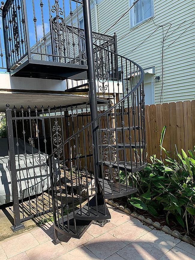 Image of 2527 Calhoun St