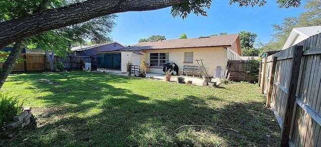 Image of 119 Camphorwood St