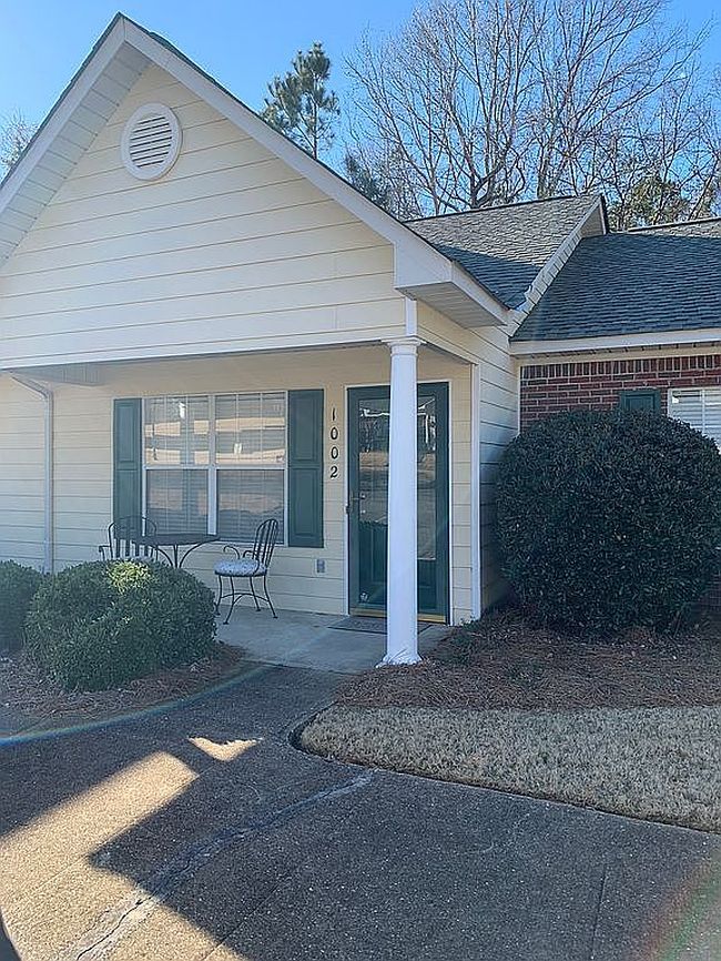 Photo of 500 Waverly Pl Apt 1002