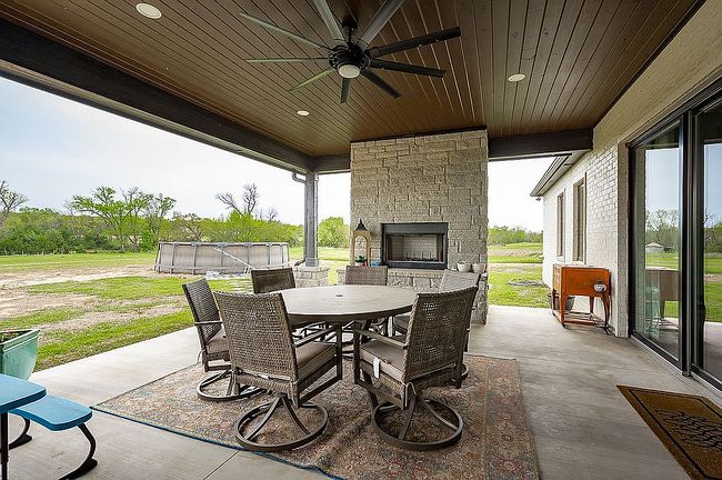Image of 2211 N Fairlake Dr