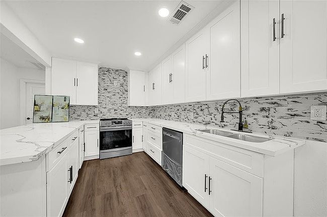 Photo of 7602 Dixie Dr