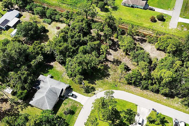 Photo of 406 Hamilton Ave, Lehigh Acres, FL