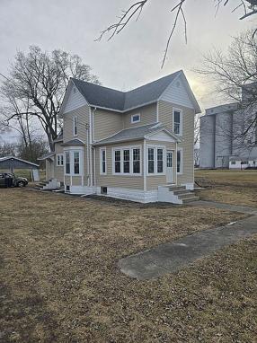 Preview of property located at 140 E Walnut St