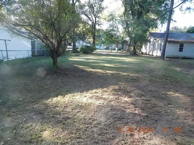 Image of 1550 W Peach Ave