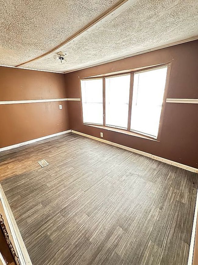 Additional photo 2 of property located at 3410 Wendy St