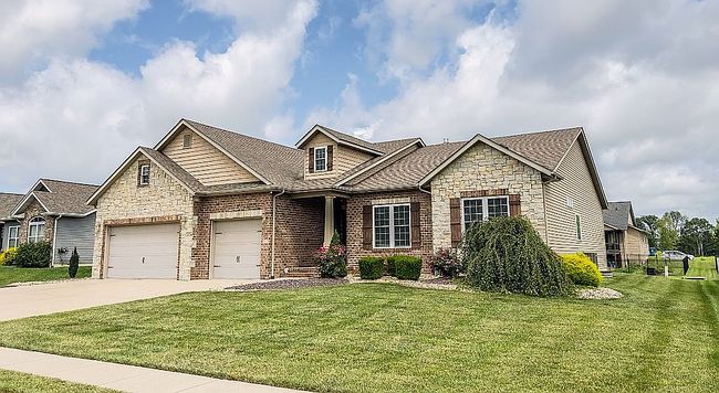 Photo of 515 Glendale Dr, Troy, IL
