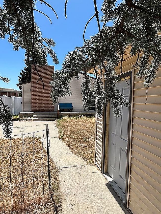 Photo of 418 Morgan Ave, Mills, WY