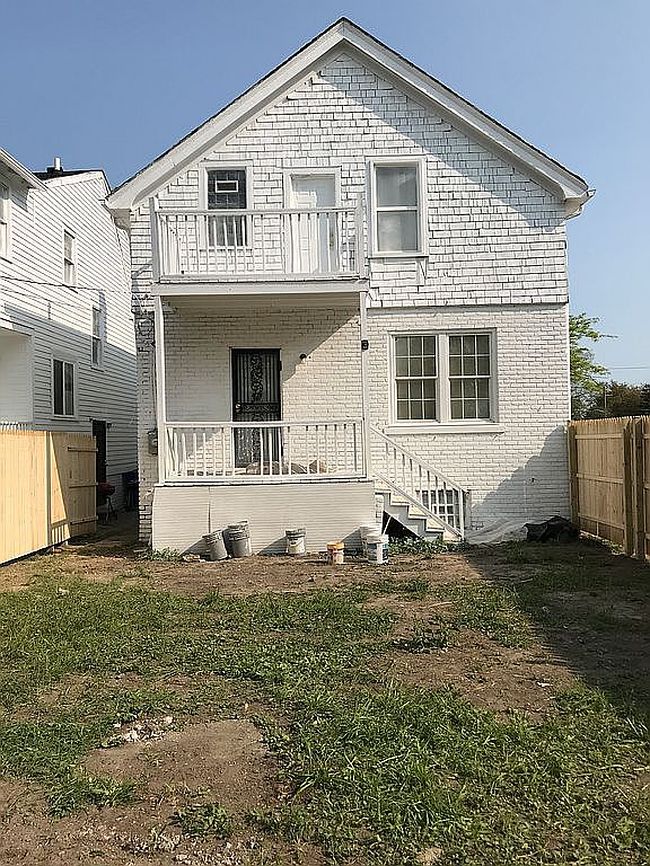 Image of 5240 S Clarendon St