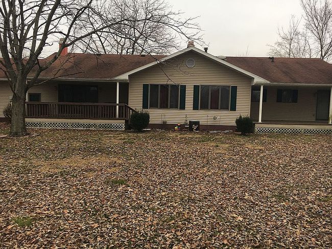 Photo of 409 N Elm St, Patoka, IL