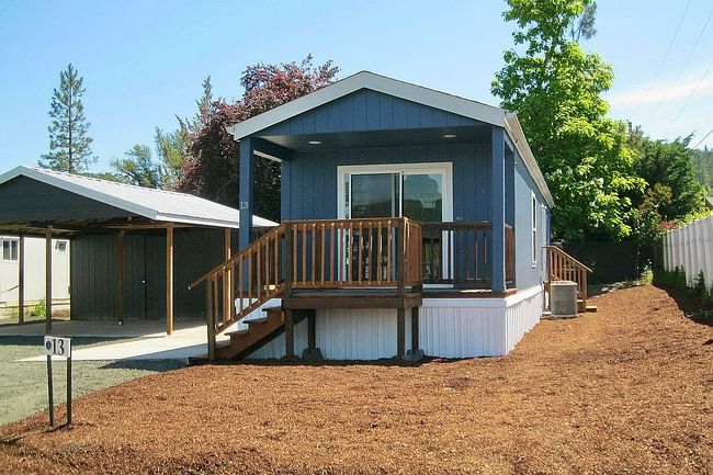 Photo of 202 Ne Neptune Ct, Roseburg, OR