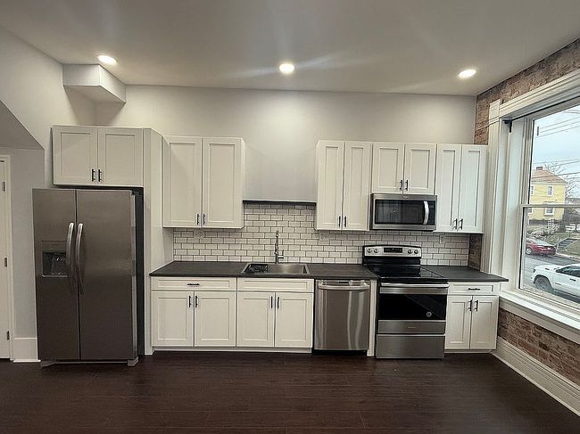 Additional photo 1 of property located at 3315 Graydon Ave