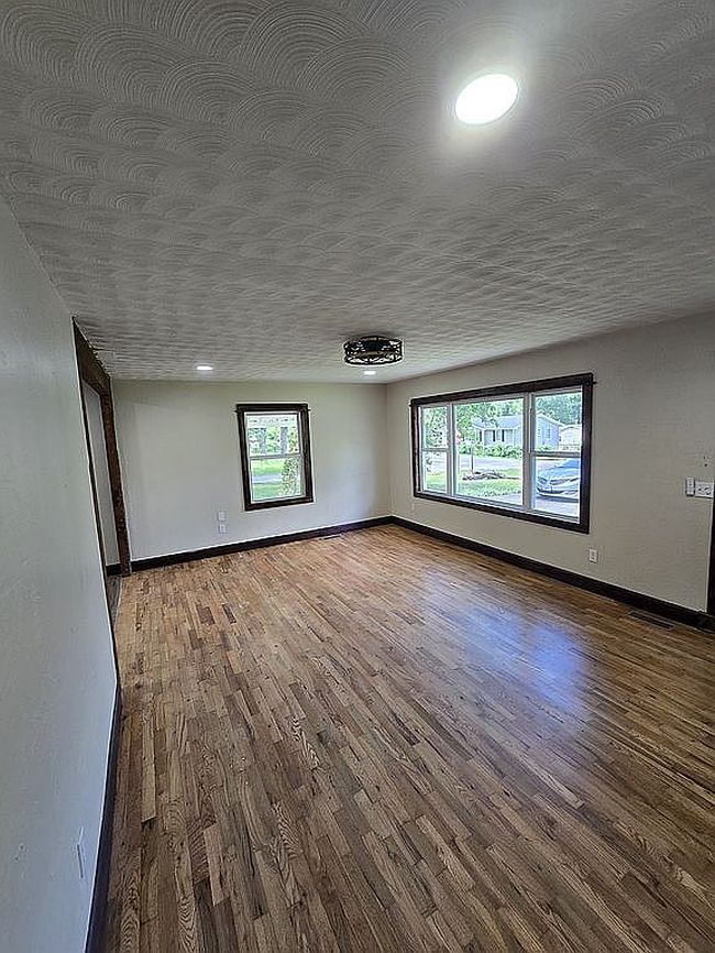 Photo of 1001 E Benton Ave, Ava, MO
