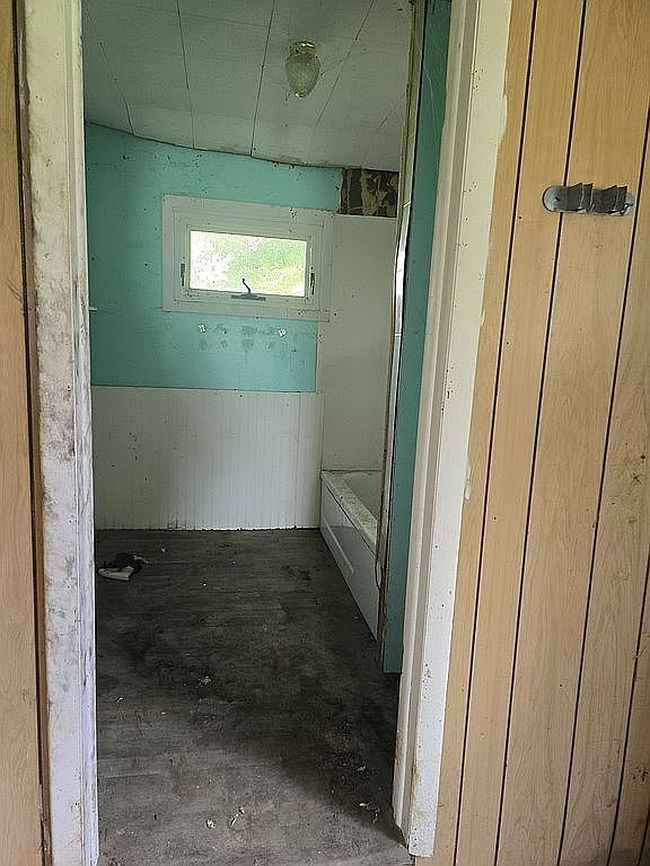 Image of 386 S Napoleon Rd