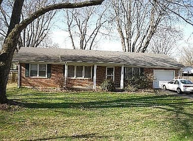 Photo of 913 Peachtree Ln