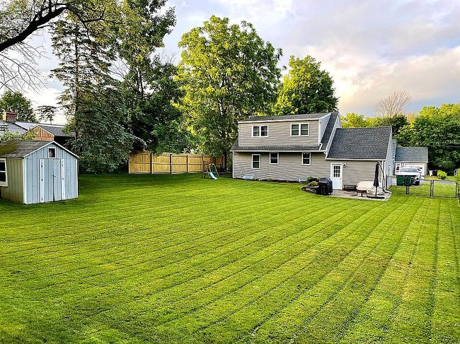 Photo of 19 Cresthill Dr, Whitesboro, NY