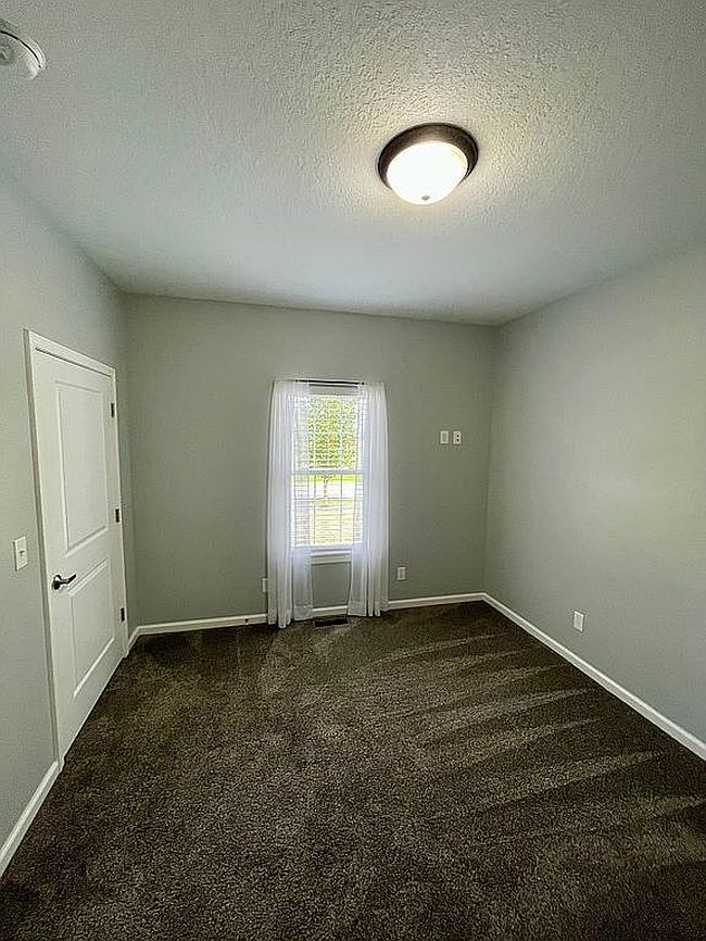 Photo of 2701 N County Road 1000 E, Seymour, IN
