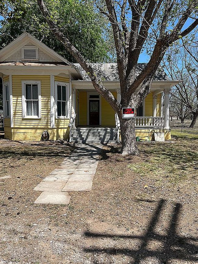 Photo of 269 Lee St, Seguin, TX