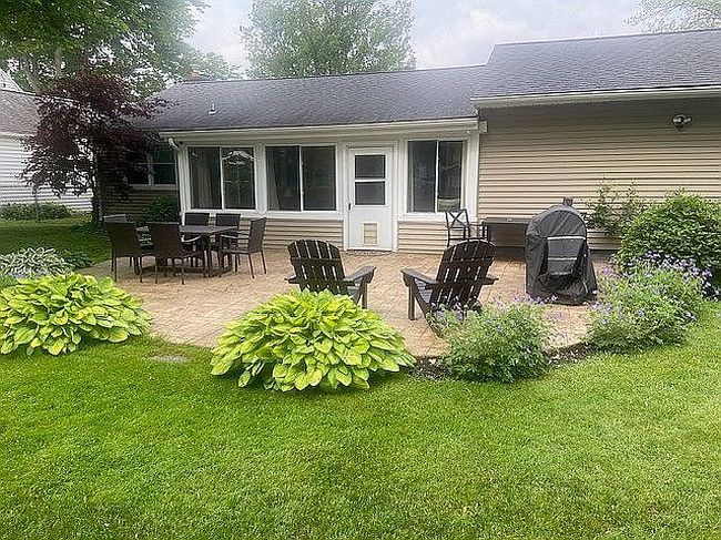 40 Lenora Dr, Hamburg, NY