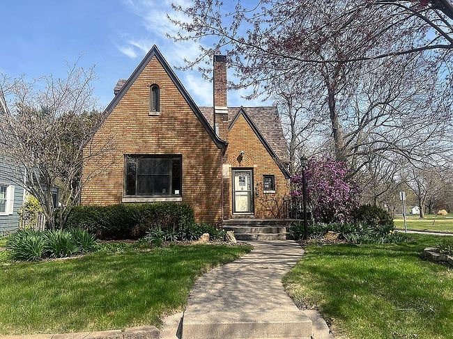 Photo of 2556 30th St, Moline, IL
