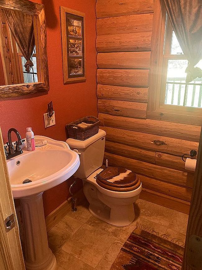 Image of 2534 Pine Ridge Rd