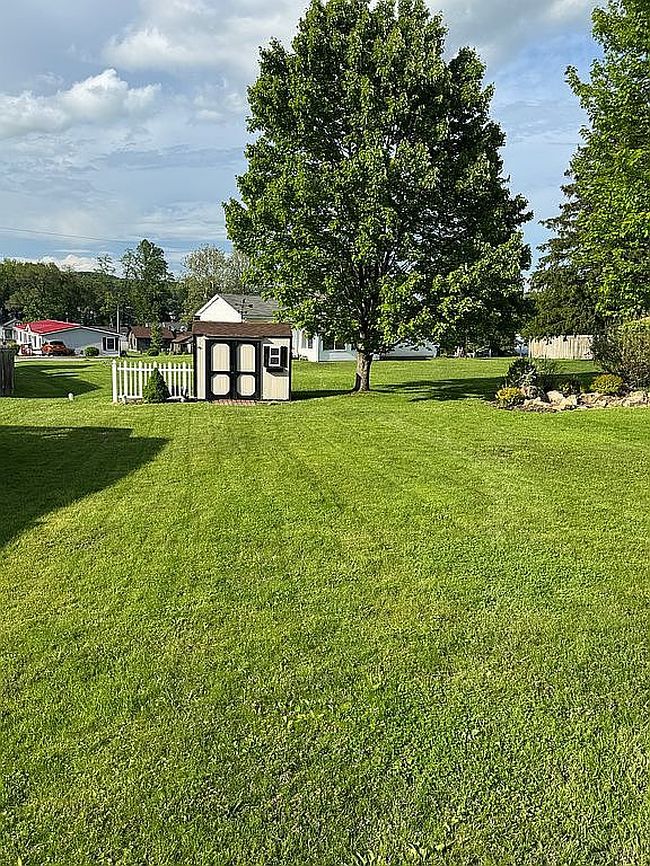 Image of 702 Engelman Dr