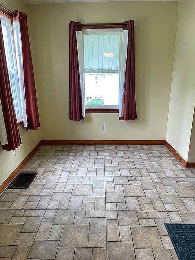 Additional photo 1 of property located at 508 E Jefferson St