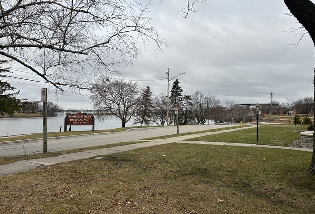 Image of 815 Fox River Dr