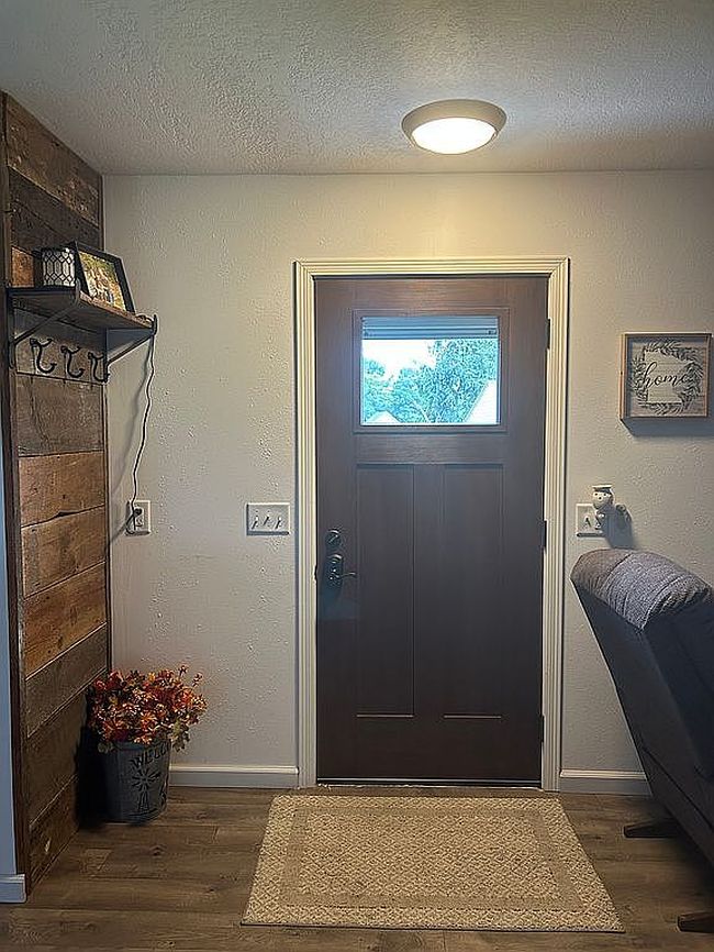 Photo of 208 2nd Ave Nw, Freeport, MN