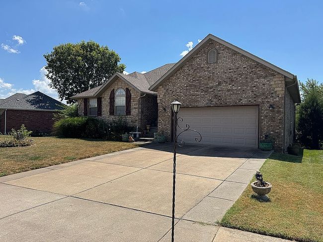 Photo of 722 S Long Dr, Springfield, MO