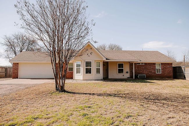 Photo of 937 Silver River Rd, Waco, TX