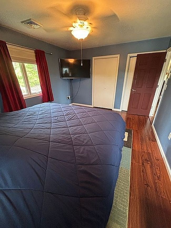 Photo of 7 Sharon Dr, Moosic, PA